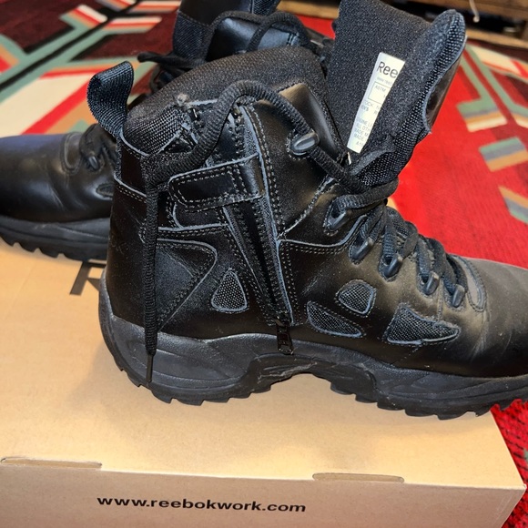Slightly worn Reebok work boots. - Picture 4 of 4